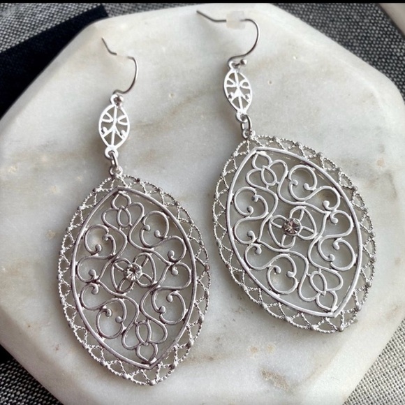 NWT Silver Earrings Cut Out Geometric Boho Jewelry Women’s Classic Dangle - Picture 2 of 3